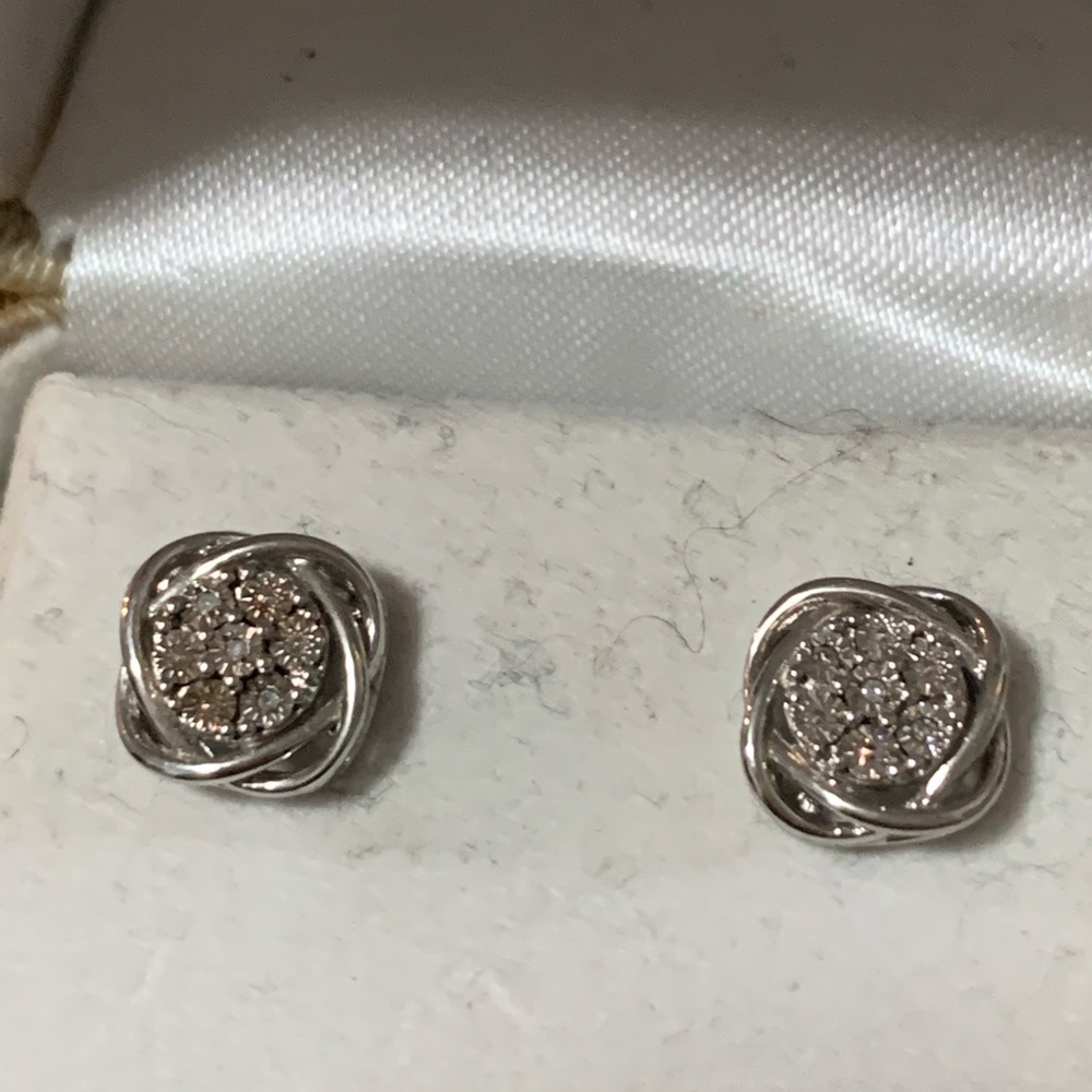 Diamond chip earrings new